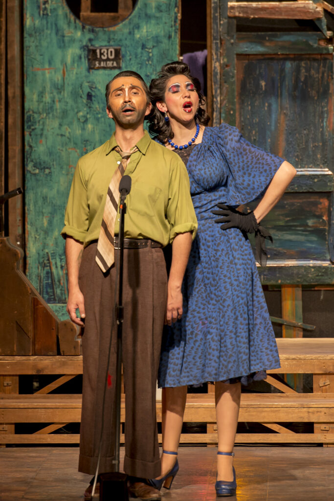 la negra ester TNA 01