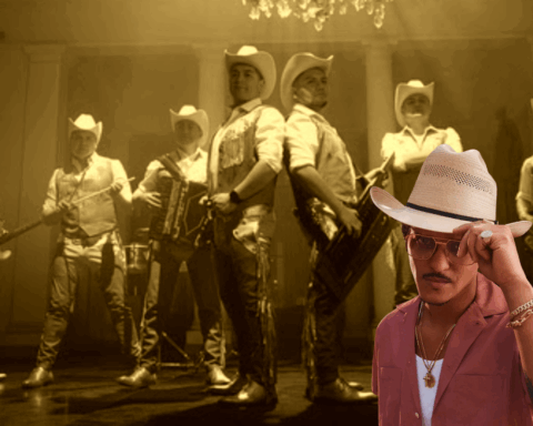 el grupo zumbale primo de fondo y en primer plano bruno mars