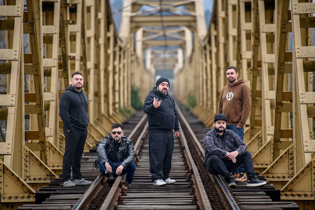 "Ironía del Rencor": Falso Dilema lanza golpe emocional en clave punk 1 falso dilema banda chilena