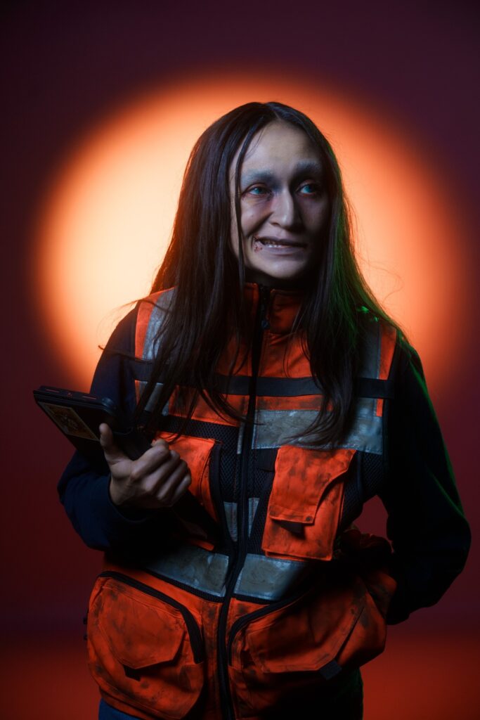 Roxana Naranjo en clave zombie con Figuraciones: el ejército invisible de los extras toma el Teatro La Memoria 2 Figuraciones3