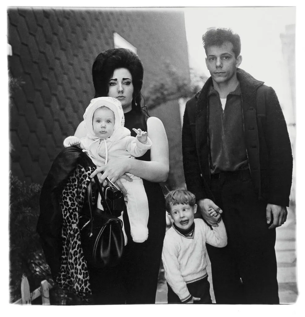 diane arbus young brooklyn family